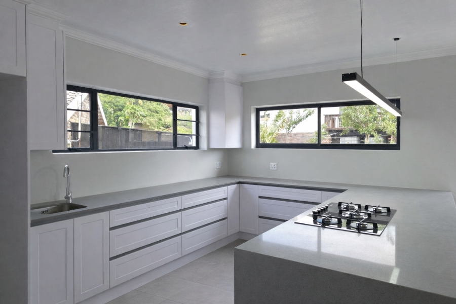 3 Bedroom Property for Sale in Wavecrest Eastern Cape